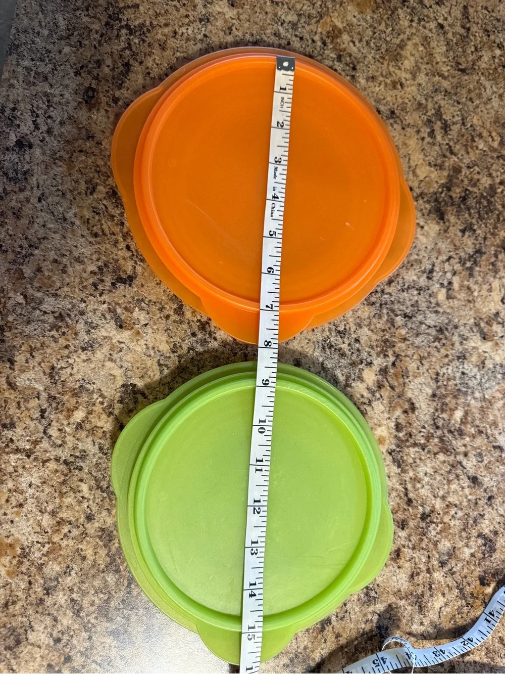 Tupperware Green Orange Collapsible Food Bowls with Lids
